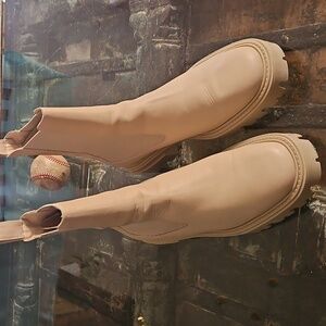 Zara Gore Boots, Beige